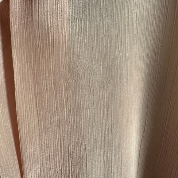 70s Vintage NEIL'S APPAREL | PInk Crinkle Silky Popover W/ Pleat Back | Size 10 - Picture 6 of 6